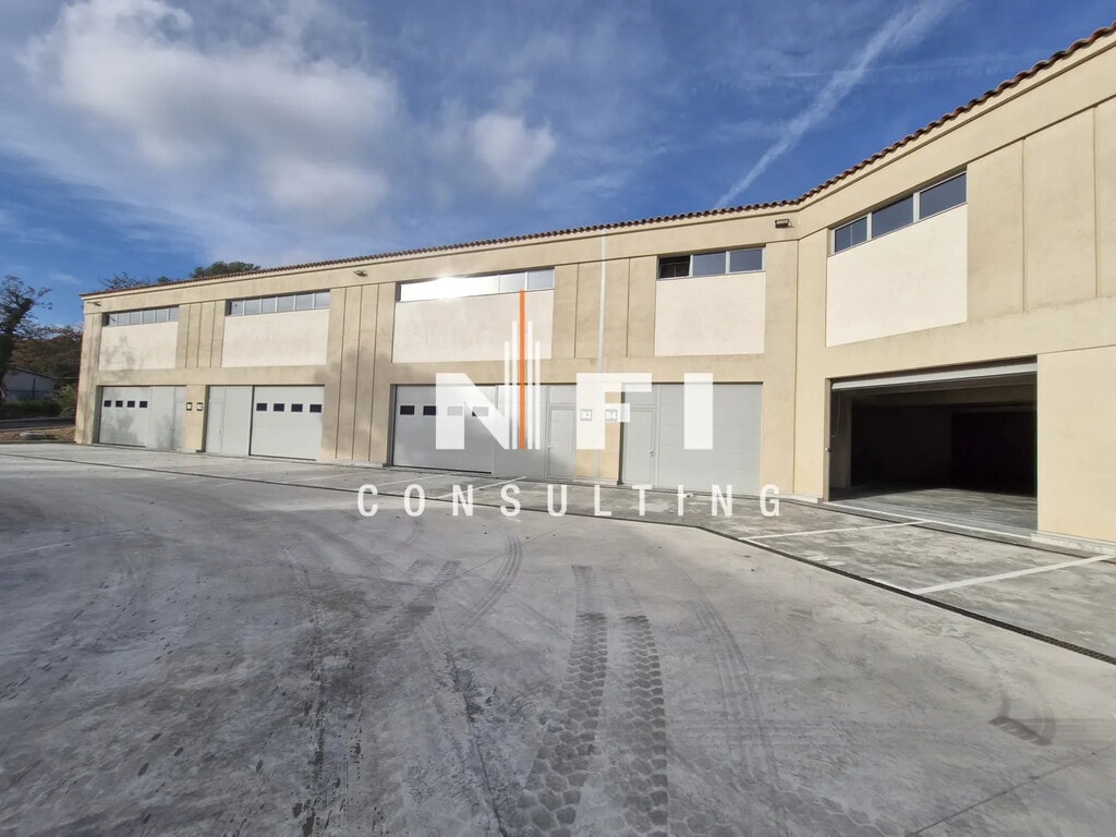 Location Local d'activités 240 m² à 1 300 m² - Photo 1