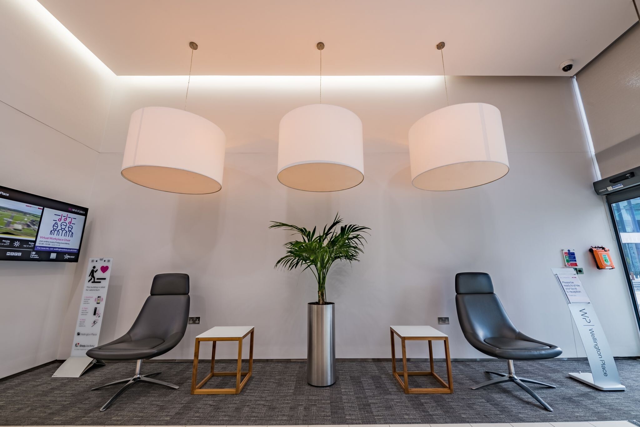10 Wellington Pl, Leeds to rent Lobby- Image 1 of 7
