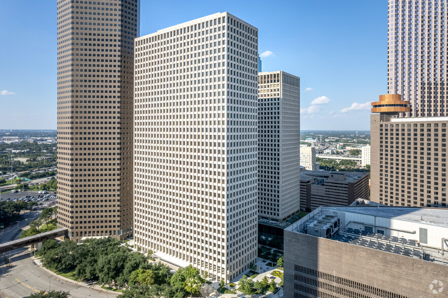 1200 Smith St, Houston, TX for rent - Building Photo - Image 1 of 20