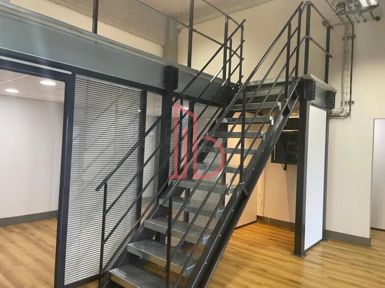 Office in Bègles to rent - Interior Photo - Image 2 of 8
