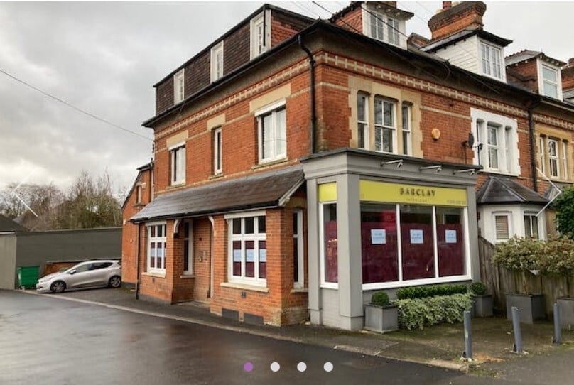 17 London Rd, Ascot for sale Primary Photo- Image 1 of 1