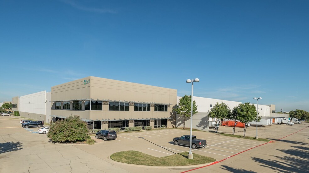 2611 Regent Blvd, Irving, TX for rent - Building Photo - Image 1 of 5