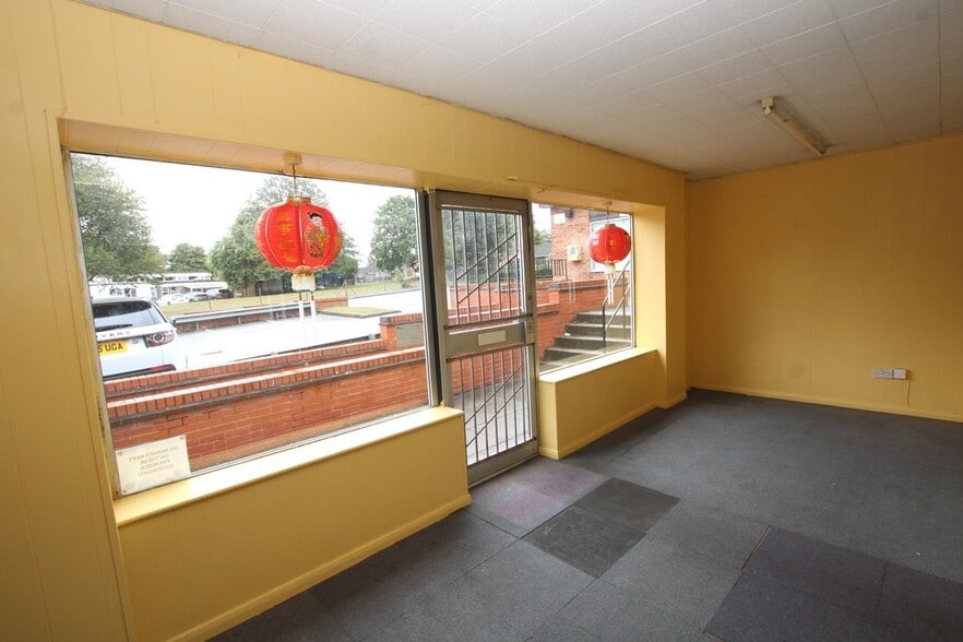 1-5 Linden Ave, Branston to rent - Interior Photo - Image 3 of 7