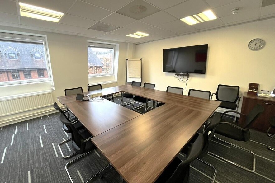 Waterloo Ln, Chelmsford to rent - Building Photo - Image 3 of 12