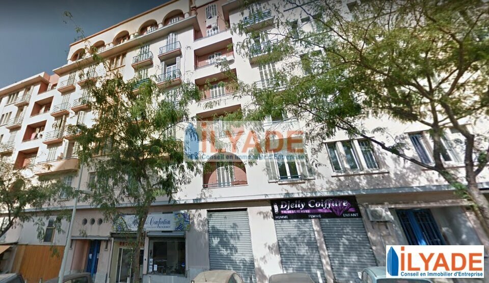 Office / Retail in Marseille to rent - Building Photo - Image 2 of 10