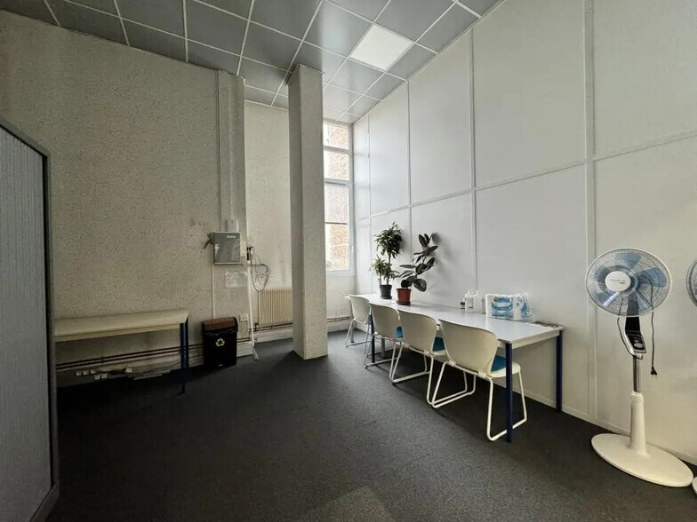 Office in Montreuil to rent - Interior Photo - Image 2 of 19