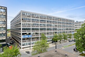 More details for 111 Rue Chabanel O, Montréal, QC - Mixed-use to Rent