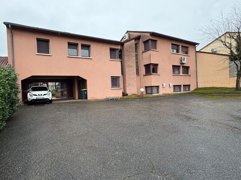 Office in Décines-Charpieu to rent - Building Photo - Image 1 of 14