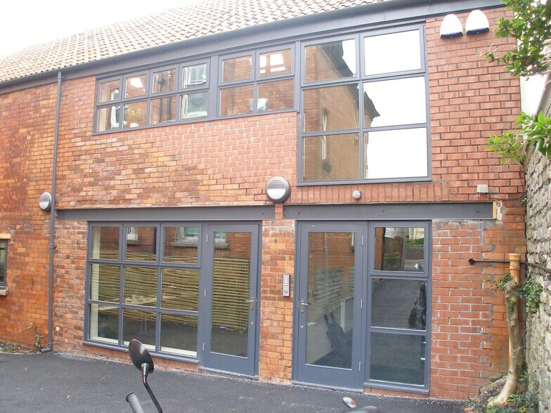 Stanwell Rd, Penarth to rent - Building Photo - Image 2 of 3