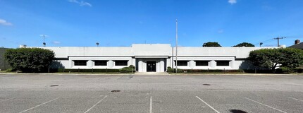 1560 Fifth Ave, Bay Shore, NY for rent Building Photo- Image 1 of 19