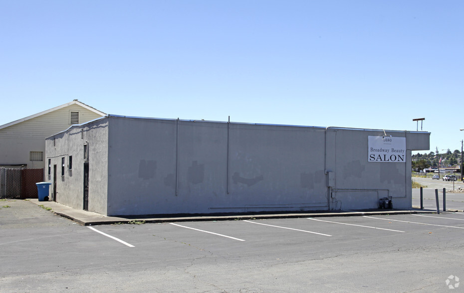 1674-1680 Broadway St, Vallejo, CA for sale - Building Photo - Image 3 of 5