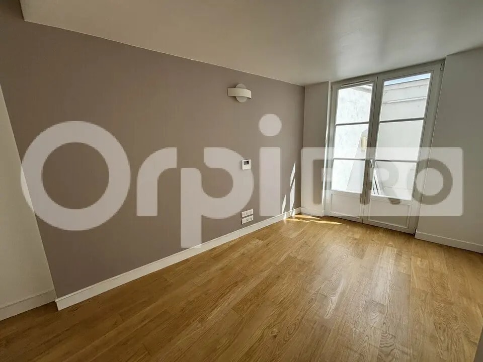 Location Bureaux 75 m² - Photo 1