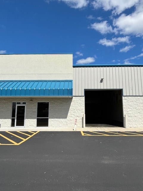 8229 Narcoossee Park Dr, Orlando, FL to rent Building Photo- Image 1 of 8