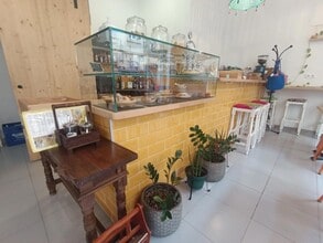 Retail in Barcelona, Barcelona to rent Interior Photo- Image 1 of 9