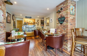 15 Main Rd, Windermere to rent Interior Photo- Image 2 of 8