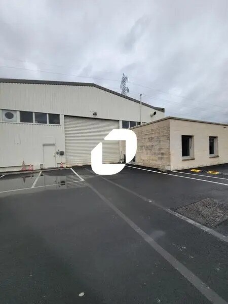Location Local d'activités 1 800 m² - Photo 1