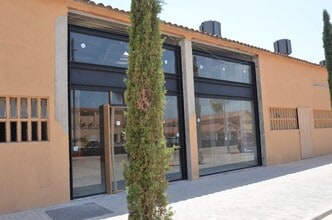 Industrial in Sant Pere de Ribes, Barcelona to rent Building Photo- Image 1 of 8