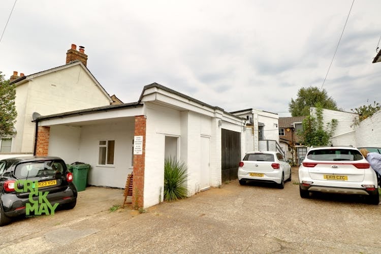 South Rd, Reigate to rent Building Photo- Image 1 of 2