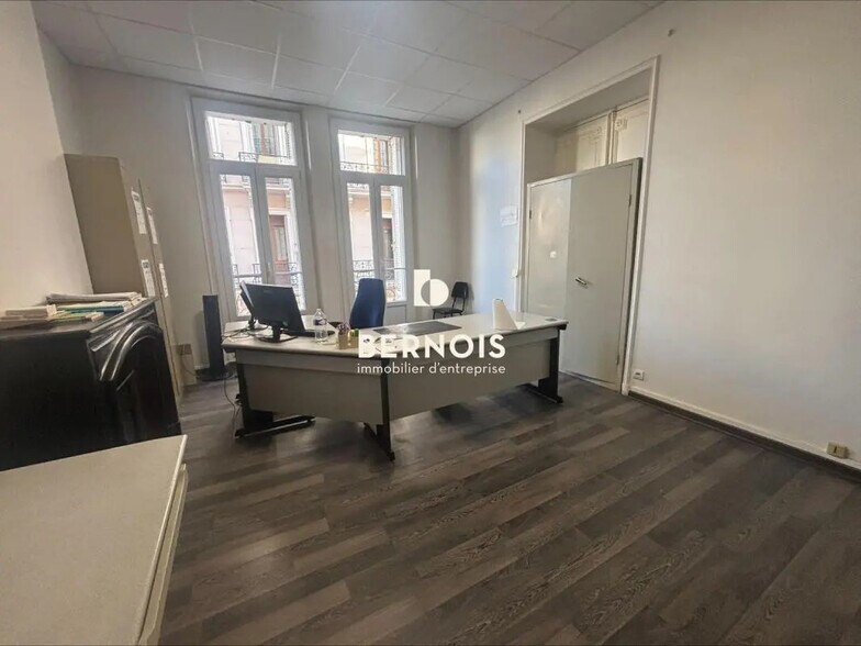Office in Toulon to rent - Interior Photo - Image 2 of 5