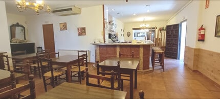 Retail in Gualba, Barcelona to rent Interior Photo- Image 2 of 6