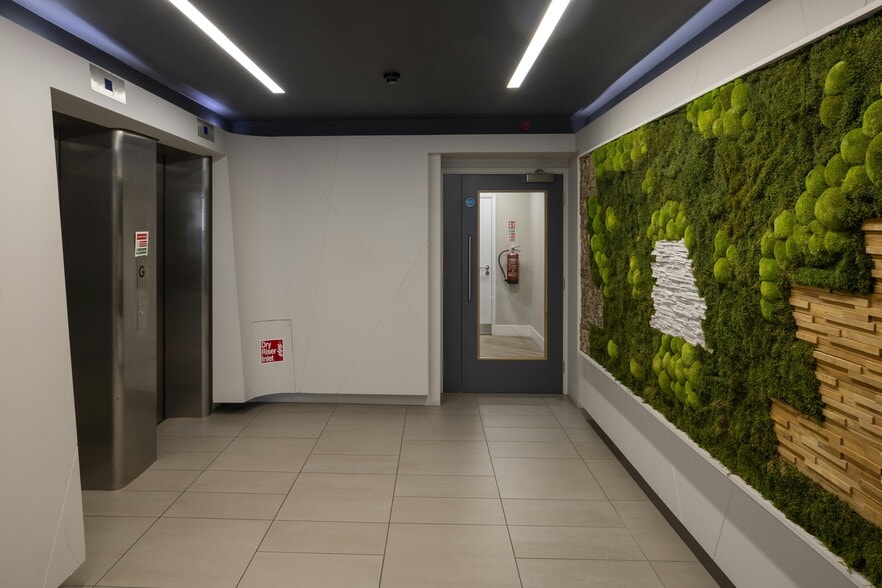 84 Albion St, Leeds for sale - Interior Photo - Image 2 of 12