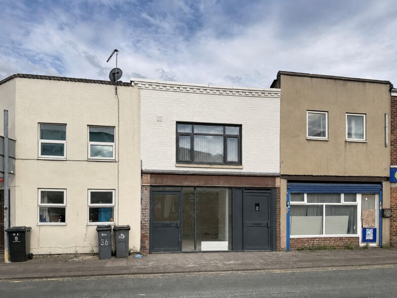 59 Liverpool Rd, Stoke On Trent to rent - Building Photo - Image 1 of 9