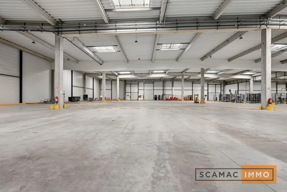 Industrial in Sucy-en-Brie to rent Building Photo- Image 1 of 6