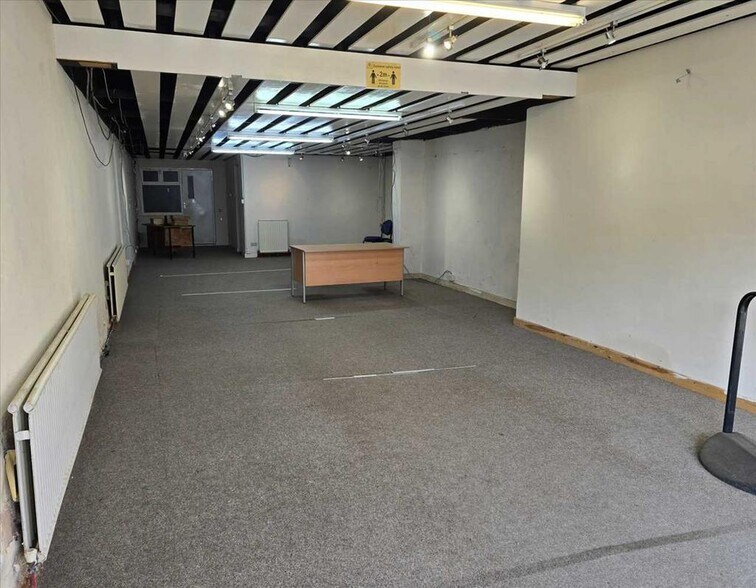 33 Oswald Rd, Scunthorpe to rent - Building Photo - Image 2 of 2