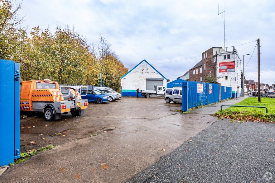 190-194 St. Marys Rd, Liverpool to rent - Building Photo - Image 2 of 2
