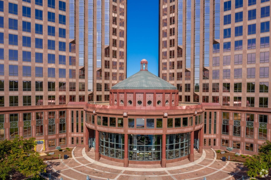 601 Carlson Pky, Minnetonka, MN to rent - Building Photo - Image 3 of 14