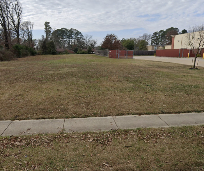 3611 N Robison Rd, Texarkana, TX for sale - Building Photo - Image 3 of 3