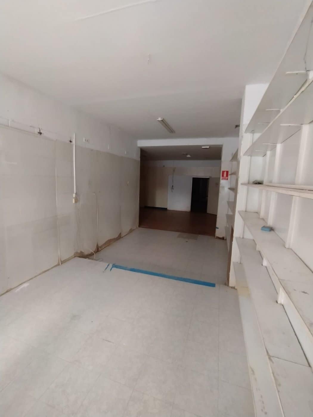 Retail in Cáceres, Cáceres to rent Primary Photo- Image 1 of 12