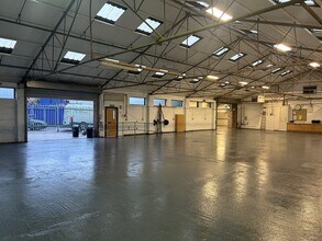 Read St, Hyde to rent Interior Photo- Image 2 of 10