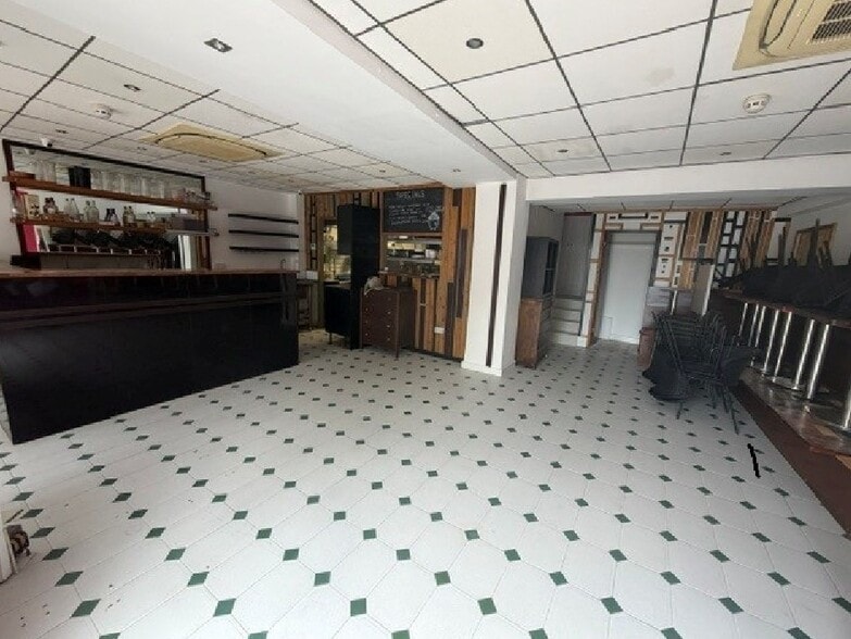 250 Finchley Rd, London for sale - Building Photo - Image 2 of 4
