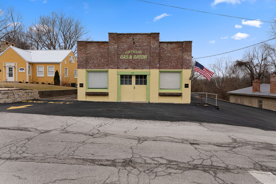 219 Jackson St, Augusta, MO for sale - Building Photo - Image 2 of 17