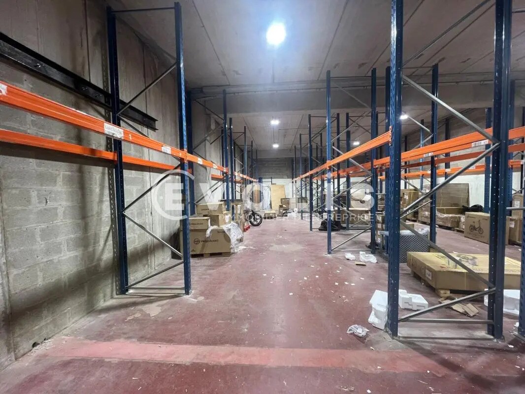 Light Industrial in Champigny-sur-Marne to rent Interior Photo- Image 1 of 8