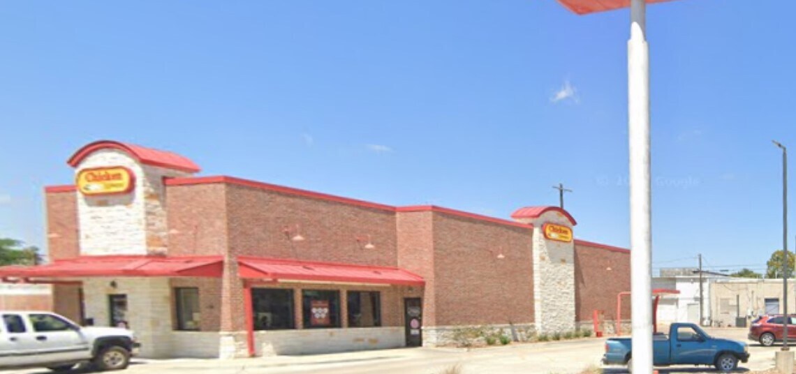 106 W 2nd St, Hearne, TX for sale Primary Photo- Image 1 of 1