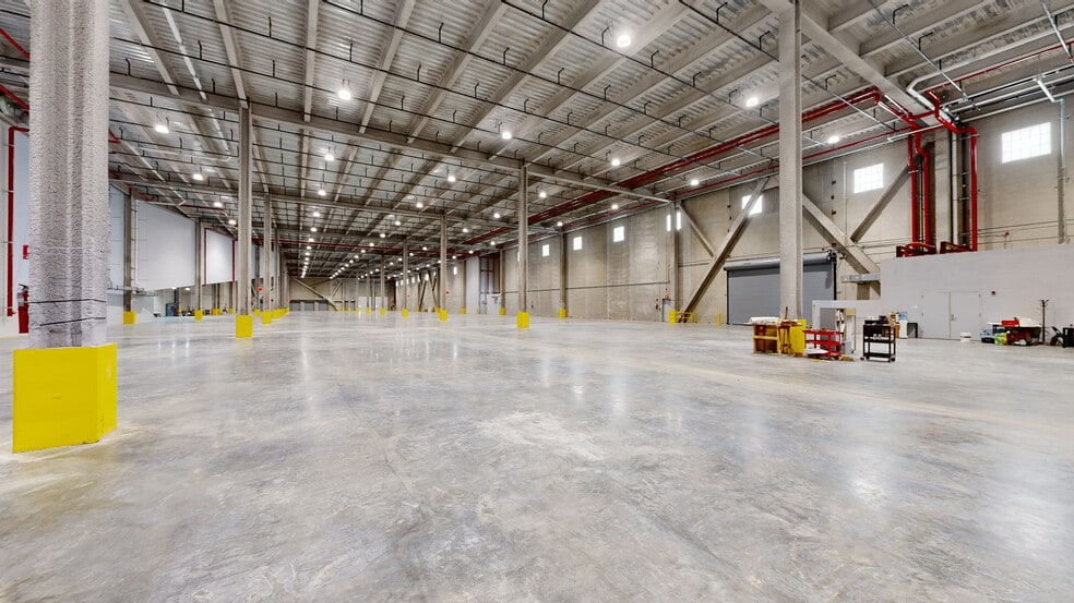 28-10 Whitestone Expy, Queens, NY to rent - Matterport 3D Scan - Image 3 of 24