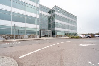 Coopers End Rd, Stansted to rent Building Photo- Image 1 of 8