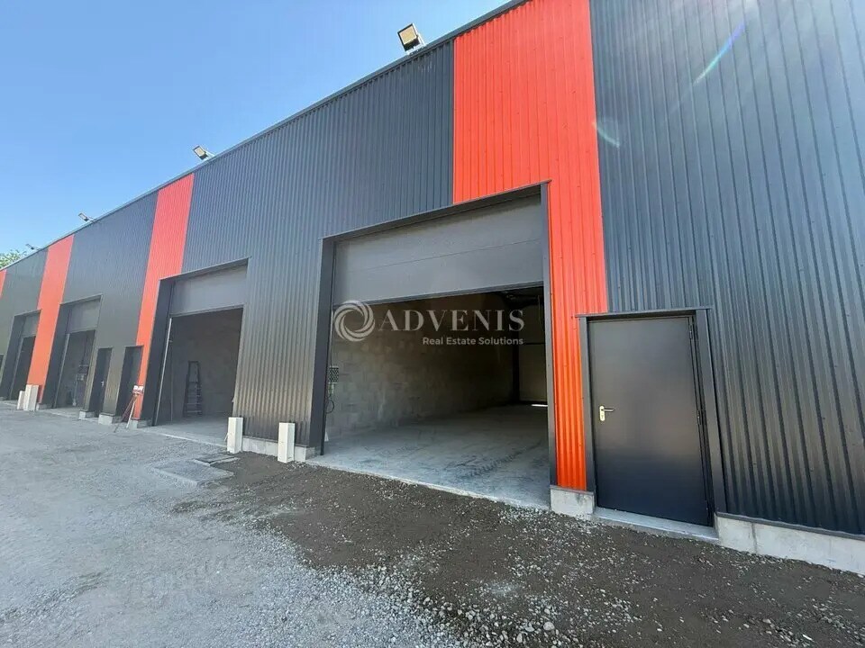 Light Industrial in Charvieu-Chavagneux for sale Building Photo- Image 1 of 7