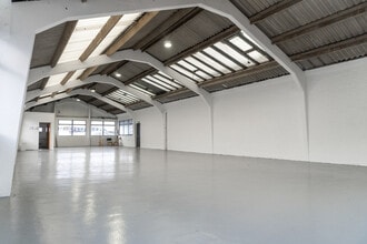 Bounds Green Rd, London to rent Interior Photo- Image 2 of 3