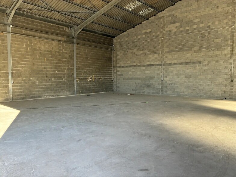 27 Rue Fernand Forest, Perpignan to rent - Interior Photo - Image 3 of 4