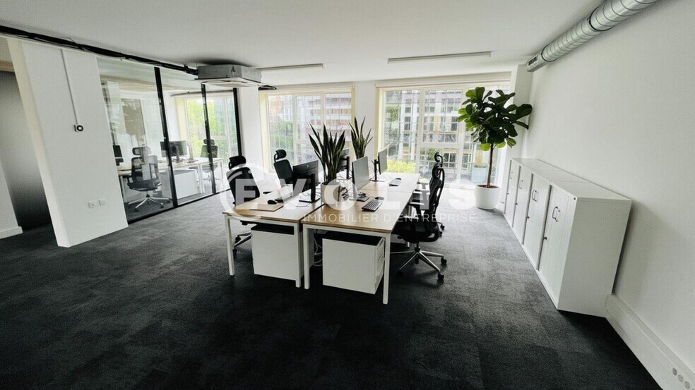 Office in Vanves to rent - Interior Photo - Image 2 of 9