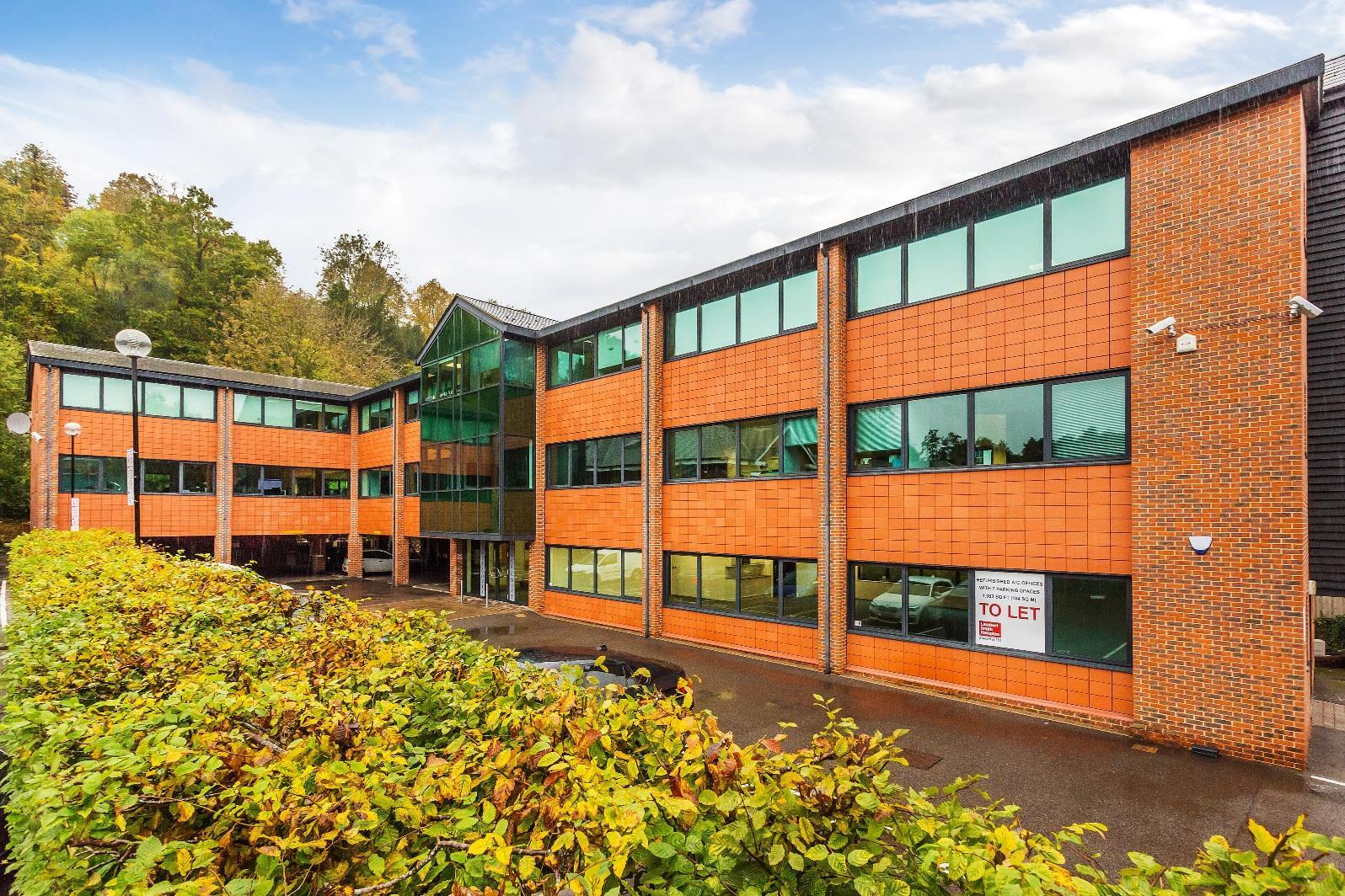 Mill Ln, Godalming to rent Building Photo- Image 1 of 3