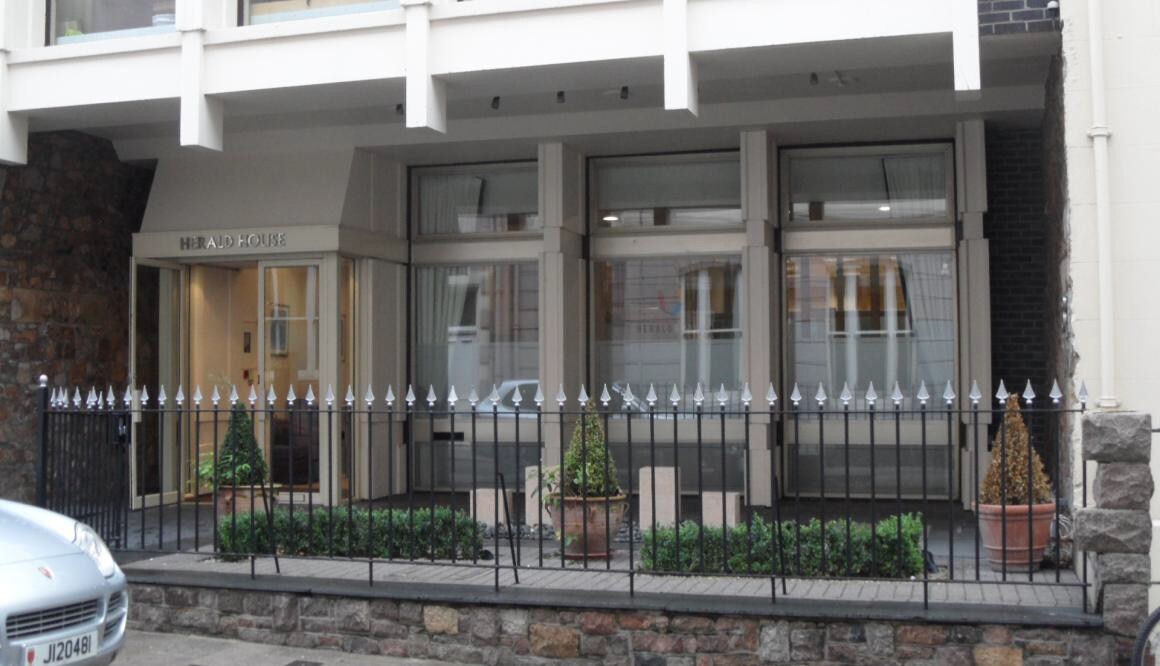 8 Hill St, Jersey for sale Primary Photo- Image 1 of 1