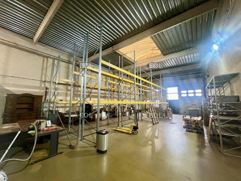 Light Industrial in Tremblay-en-France to rent - Building Photo - Image 3 of 6