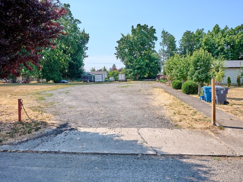 1480 NE Laurel Ave, Woodburn, OR for sale - Building Photo - Image 3 of 41