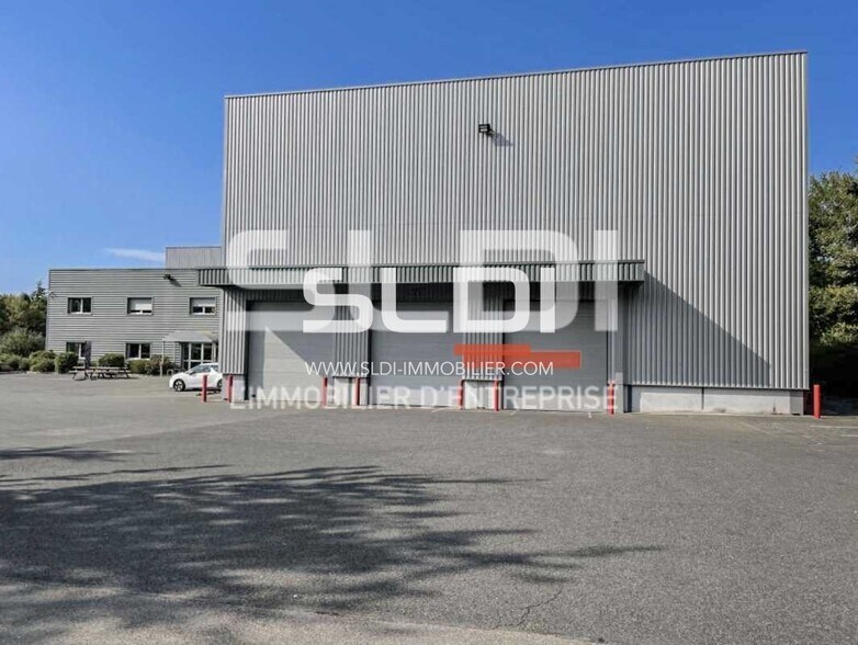 Light Industrial in Lozanne to rent - Building Photo - Image 1 of 7