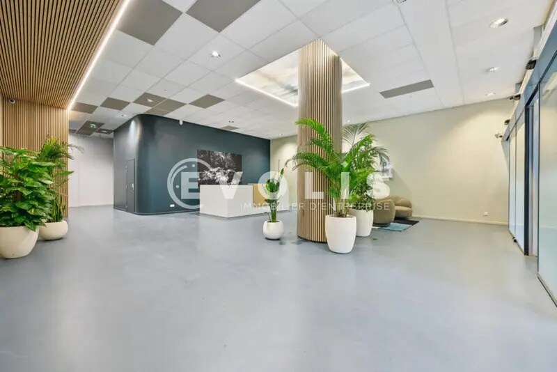Office in Noisy-le-Grand to rent - Lobby - Image 2 of 11