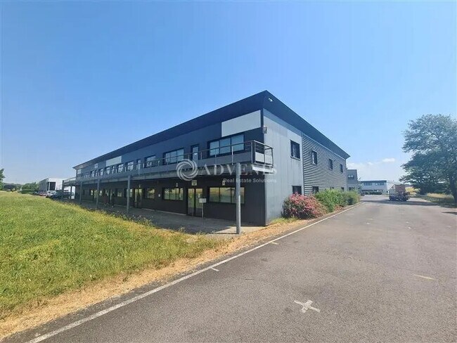 Location Bureaux 200 m² à 755 m²